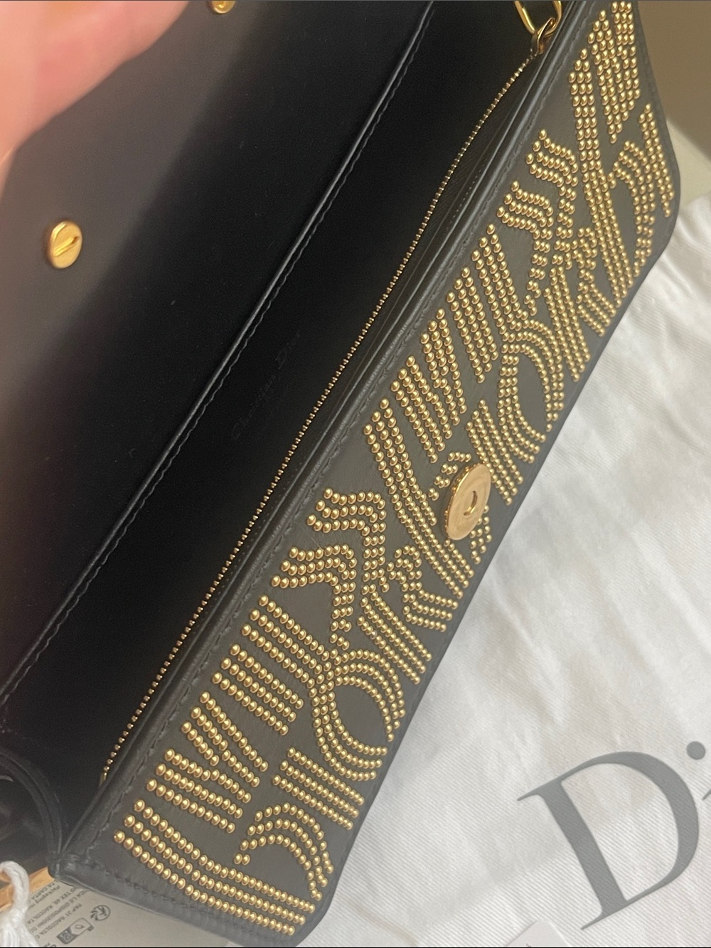NWT Miss Dior 2024-2025 gold studded flap bag / 18
Studded in gold - Picture 7 of 12